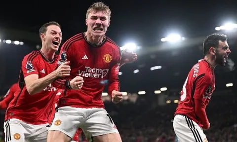 5 điểm nhấn Man United 3-2 Aston Villa: Hổ gầm; Khởi đầu mới