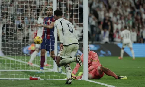Bellingham đóng hòm Barca, Real đếm ngày đăng quang