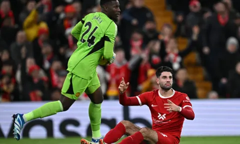 Mất điểm tai hại, Carragher chỉ ra tội đồ của Liverpool