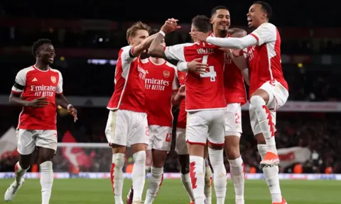 Tomiyasu nêu bật lợi thế của Arsenal trước Man United