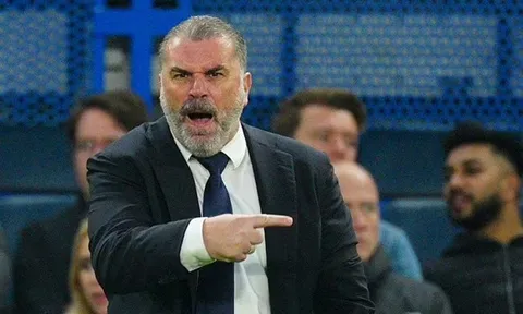 Postecoglou nổi giận, mắng 2 học trò ngay trên sân