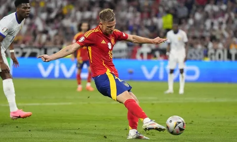 Dani Olmo gửi thông điệp đến tuyển Anh