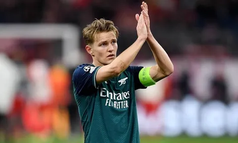 Arsenal nhận cảnh báo trước vòng 34 Premier League