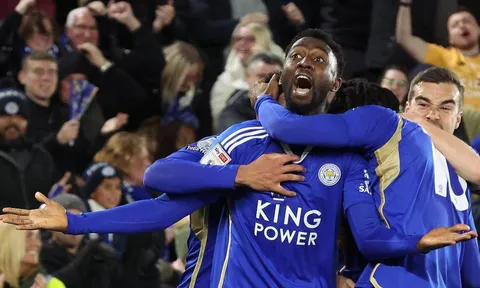 CHÍNH THỨC! Leicester City thăng hạng Premier League