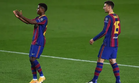Barca muốn đẩy 2 người thừa sang Saudi Pro League