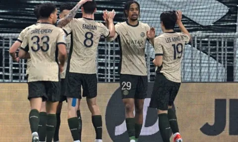 Sao trẻ ghi dấu ấn trong ngày Mbappe vắng mặt