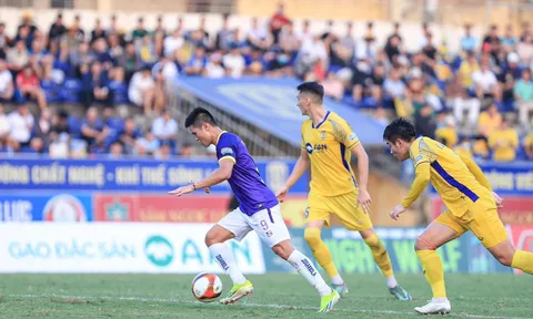 Bị cầm hòa, HLV V-League đổ do... nắng nóng