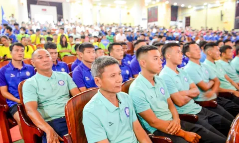 Bị đồn có vấn đề với HLV Hoàng Anh Tuấn, cựu thuyền trưởng Khánh Hòa phá vỡ im lặng