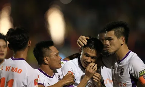 Bình Dương dẫn đầu V-League, HLV Lê Huỳnh Đức nói thẳng: "Đừng vội mừng"