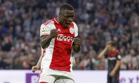 Rõ khả năng Arsenal chiêu mộ trung phong Ajax