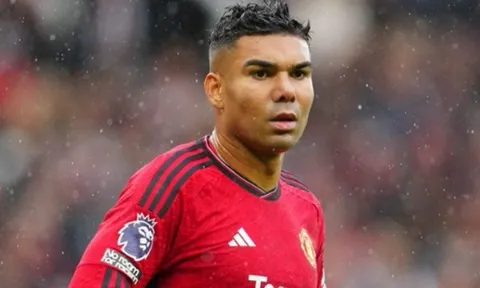 "Casemiro không thích Ten Hag"
