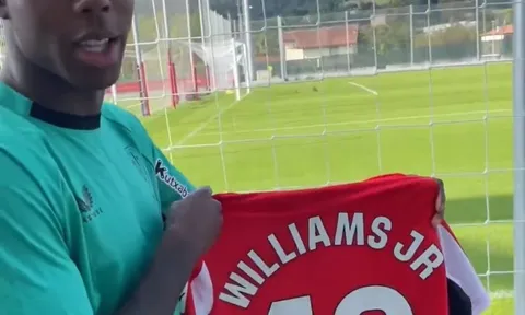 Bilbao đóng sập cửa mua Williams của Barca