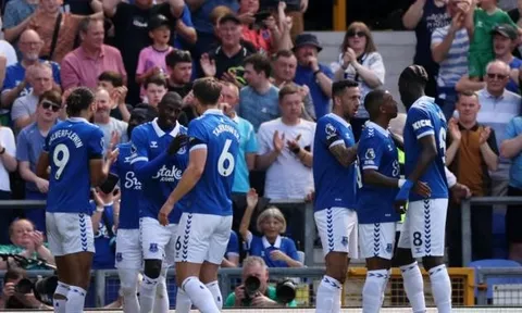 Chris Sutton dự đoán tỷ số trận Arsenal - Everton