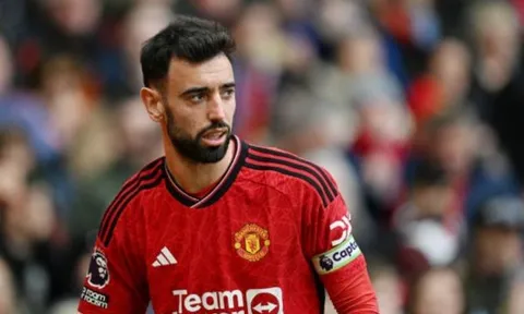 Chuyển nhượng tối 12/8: Man United trói chân Fernandes; Hàng thải Man City đắt hàng