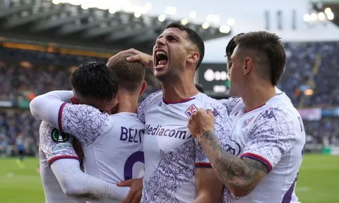 Fiorentina giành tấm vé vào chung kết UECL để tri ân giám đốc quá cố