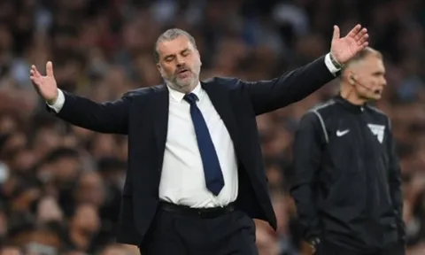 Phá Arsenal, trợ lý gợi ý thâm sâu khiến Postecoglou nổi trận lôi đình
