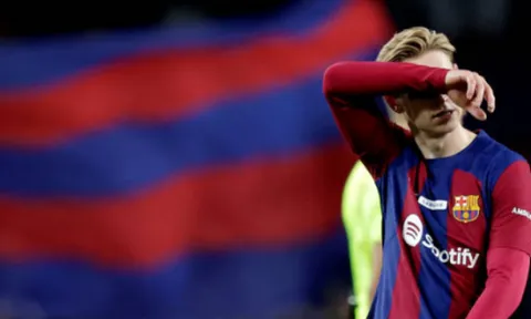 Người đại diện của Frenkie de Jong phẫn nộ