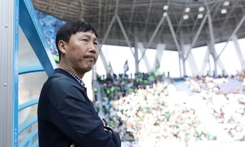 Đến Việt Nam, Kim Sang-sik yêu cầu dàn trợ lý tới... 12 người