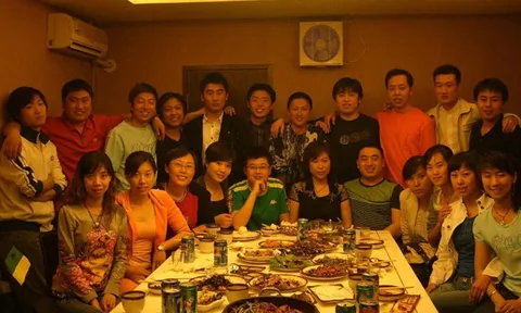 Đi họp lớp: 4 kiểu người năm nào cũng có mặt, 3 kiểu mời mấy cũng vắng