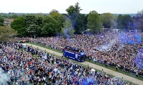 Sau Leicester, CLB Championship mừng thăng hạng Premier League