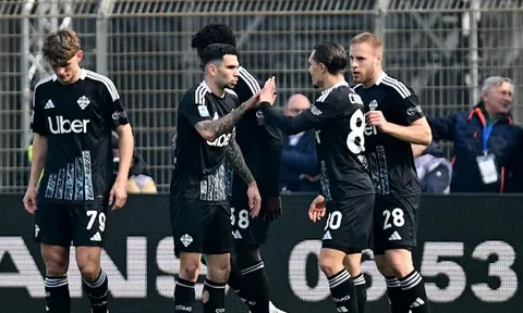 Đội bóng của Fabregas thắng sốc Napoli