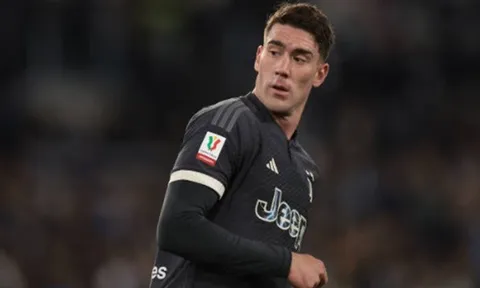 Vụ Arsenal - Vlahovic được phơi bày