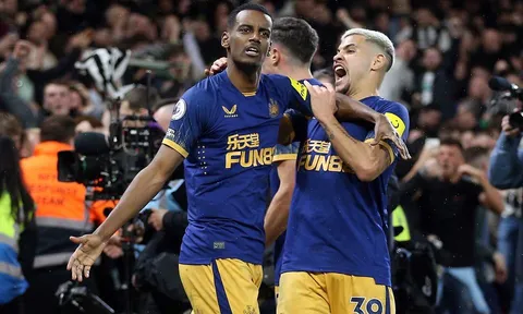 Eddie Howe làm rõ tương lai của Guimaraes và Isak