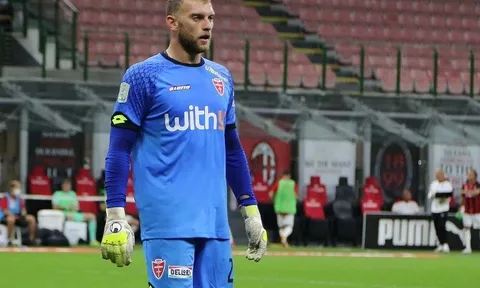 Juve tìm được người thay Szczesny