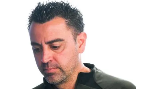 HLV Girona nhắn Xavi: "Bạn sẽ luôn thua nếu..."