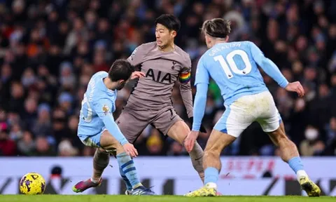 Huyền thoại Arsenal "khích tướng" Tottenham