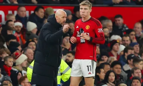 Erik ten Hag lên tiếng bảo vệ trò cưng