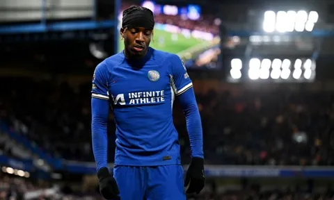 Vừa ghi bàn, cầu thủ liền bị Chelsea tàn nhẫn bán đứt