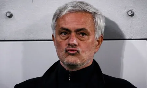 Rớt nước mắt với lý do Mourinho ngừng xem Chelsea thi đấu