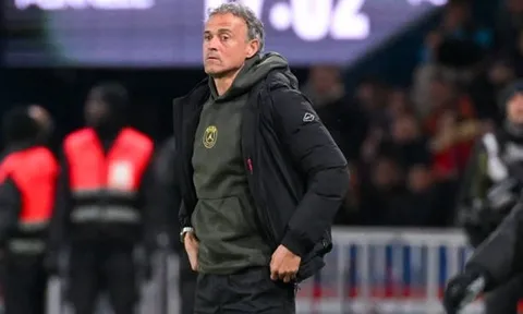 Luis Enrique từ chối chia sẻ lý do để Kylian Mbappe ngồi dự bị