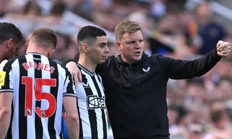 Eddie Howe "dằn mặt" Manchester United