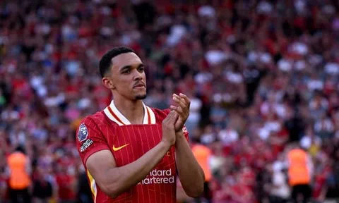 Arnold nghẹn ngào khi nhắc đến Jurgen Klopp