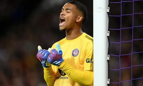 Bayern Munich nhắm tài năng trẻ Ligue 1 thay Manuel Neuer
