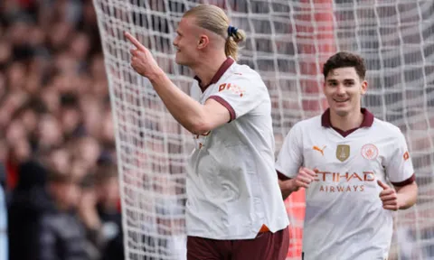 Haaland nổ súng, Man City lại nắm thế thượng phong