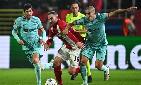 "Hố đen" báo hại Barca thua bẽ bàng