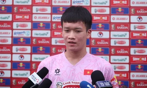 Hoàng Đức nói gì về HLV Kim Sang-sik
