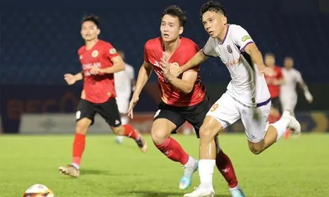 Vòng 19 V-League: Cú ngã ngựa đau đớn; CAHN buông súng