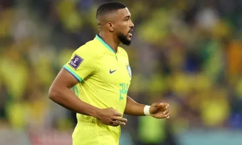 Juventus mỉa mai Man United ở thương vụ Gleison Bremer