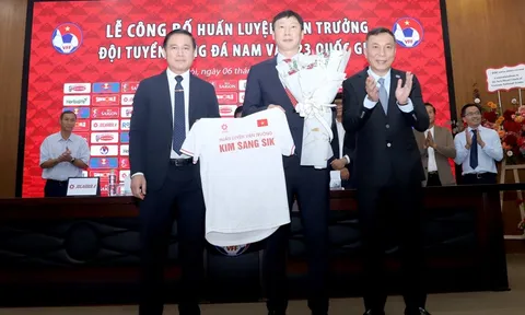 VFF nâng chỉ tiêu cho HLV Kim Sang-sik, Triều Tiên hủy diệt Hàn Quốc 7-0 ở giải châu Á
