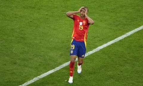 Lamine Yamal phá liên tiếp 2 kỷ lục của Pele
