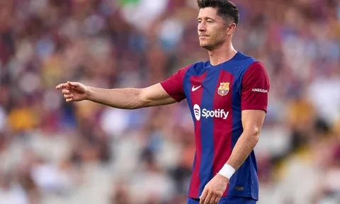 Lewandowski từ chối đề nghị 150 triệu euro để ở lại Barca