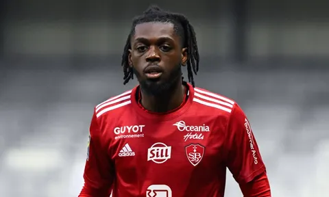 Liverpool nâng cấp hàng thủ bằng hiện tượng Ligue 1