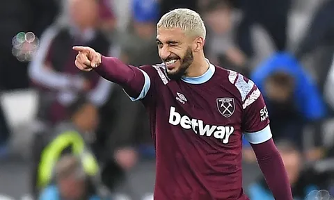 Lyon nhận trái đắng vụ sao West Ham