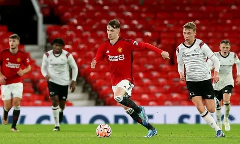 Man United có một Cole Palmer mới
