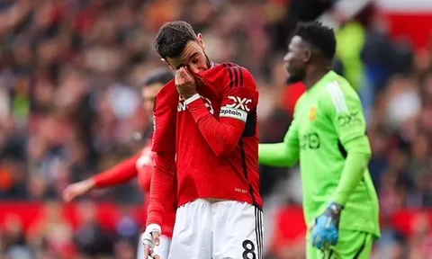 Mất penalty, CĐV Man Utd nổi giận