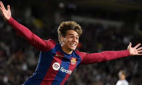 Nhờ ơn Xavi, tiền đạo trẻ Barca đe dọa vị trí của Lewandowski